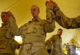 Soldiersintentpraying